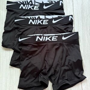 New Boy's NIKE Set Of 3 Boxer Brief Size M